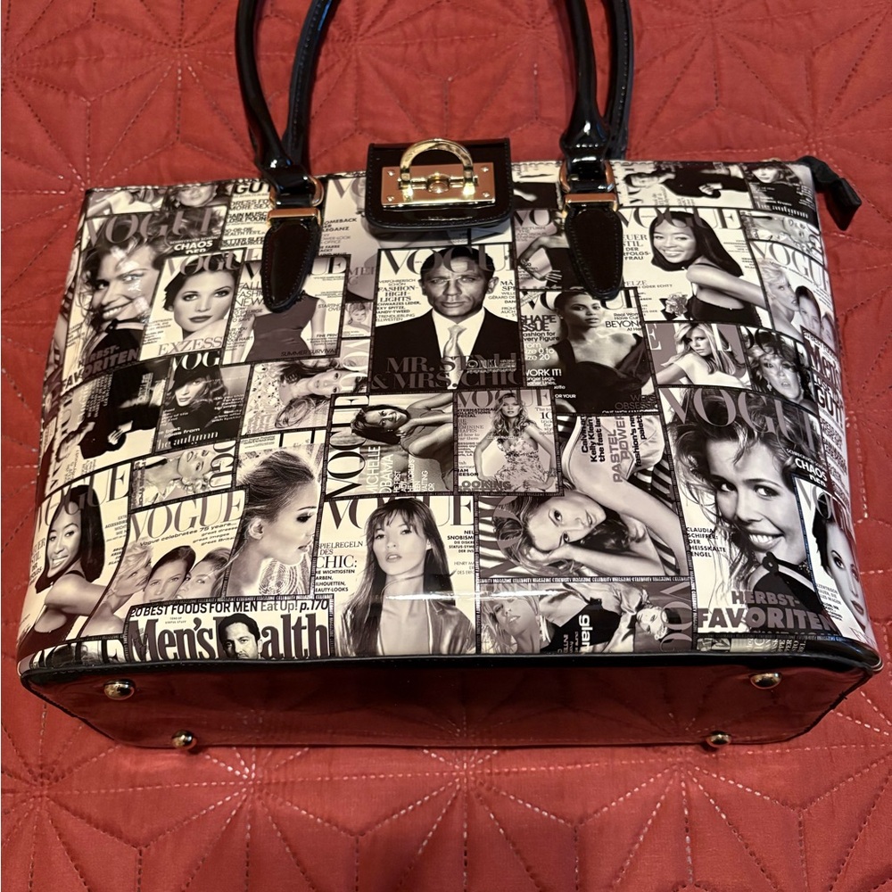 Stylish Black and White Magazine Print Women's Bag